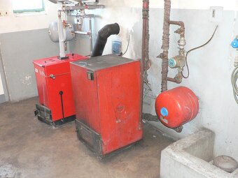 ČEKANICE - byt 4+1 s plechovou garáží a zahrádkou - 12