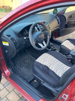 Kia Ceed 1.6 16V - 12