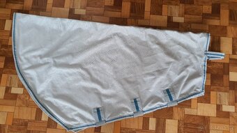 Deka s krkem a maska proti hmyzu - 12
