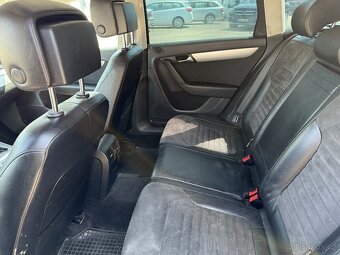 Volkswagen Passat 1.6 - 12