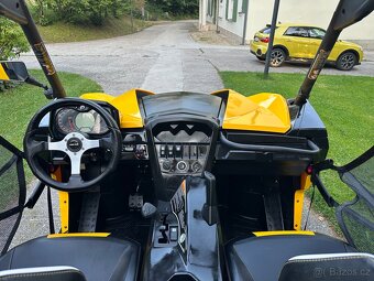 CAN AM MAVERICK 1000R - 12