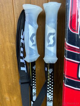 Lyže, boty, hůlky. - 12