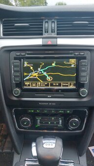 Škoda superb combi 2.0 tdi 125kw Elegance výbava - 12