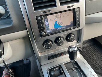 Jeep Cherokee - 12