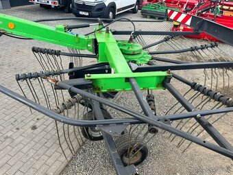 Dvourotorový tažený shrnovač píce DEUTZ-FAHR 6531 - 12