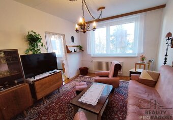 Nabízím vám k prodeji krásný byt 3+1 s lodžií v Holešově. - 12