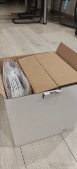 Sada bílých talířů - 12