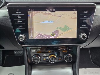 SUPERB 3 2,0TSI 200kW 4x4 DSG STYLE WEBASTO KAMERA NAVI -DPH - 12