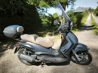 Piaggio Beverly 250 cruiser - 12