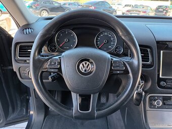 Volkswagen Touareg 3,0 TDI,176KW,NAVI,KŮŽE,PRUŽIN - 12
