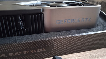 RTX 3080 Founders Edition 10GB - PERFEKTNÍ STAV - 12