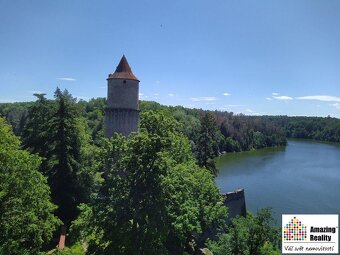 Prodej pozemku o celkové výměře 6.704 m2, v obci Zvíkovské P - 12