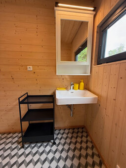 Nový, kompletně zařízený hausbot se stáním na Ždáni - 12
