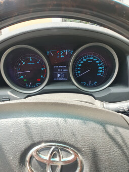Toyota Land Cruiser 200 - 12