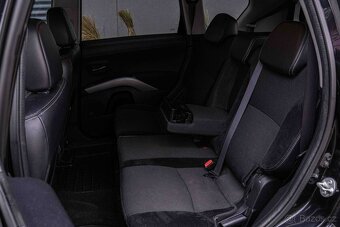 Mitsubishi Outlander 2.2 DI-D - 12