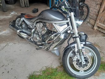 AQUILA Hyosung GV 650  r.v.1997 - 12