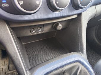 Hyundai i10 1.0i/49kW Family+ - 12