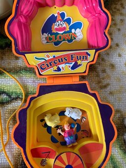 Retro Polly Pocket + novější, LOL panenky se stojanem.. - 12