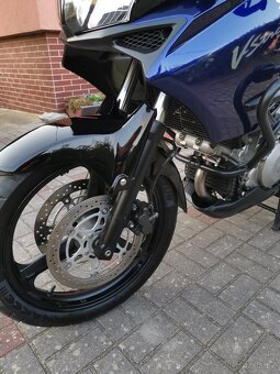 Suzuki DL1000 V-Strom K4 - 12
