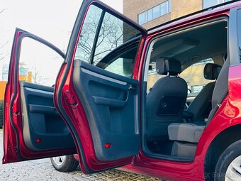 Volkswagen Touran 1.2TSI 7MÍST MANUÁL VÝHŘEV SERVISKA - 12