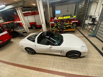 Prodám Corvette C6 R437 motor 6.2 V8 437 koní eu verze r.v 0 - 12