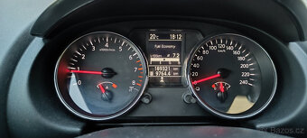 QASHQAI  1,6i - 12