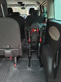 Tourneo Custom 2,2, 92 kW, koupeno v ČR - 12
