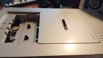 Zánovní věž Sony. - 12