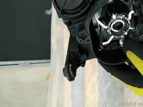 pravy levy svetla skoda rapid xenony - 12