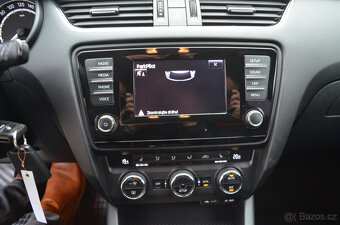 PRODÁM ŠKODA OCTAVIA 2.0TSI RS COMBI 2014 MANUÁL - 12