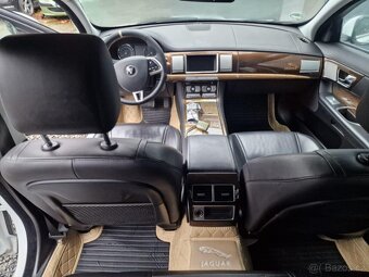 Jaguar XF - 12
