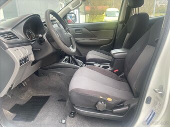 Mitsubishi L200 2,4 DI-D  4WD DOUBLE CAB INVITE (2016) - 12