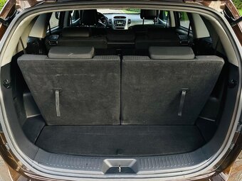 Kia Sorento 2.2CRDi 4x4 MANUÁL 7 MÍST VÝHŘEV TAŽNÉ KAMERA - 12
