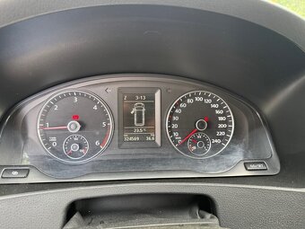 VOLKSWAGEN MULTIVAN T5 GP 2,0 TDI / 103 kW / man. - 12