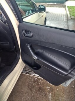 Prodam Ford Mondeo mk4 2.0Tdci automatická převodovka - 12