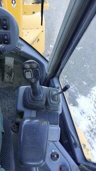 Čelní nakladač Volvo L30g - 12