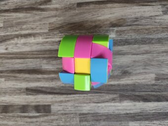 Různé hračky - puzzle, do vody, hlavolamy, karetní - 12