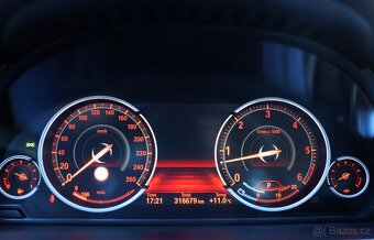 BMW 530d xDrive Touring Luxury - 12