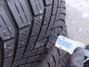 235/55 R20 102V Zimni pneu - 12