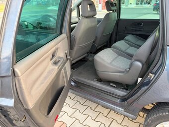 Volkswagen Sharan 1.9 TDi 7 míst - 12