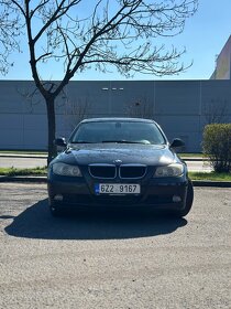 BMW 318D - 12