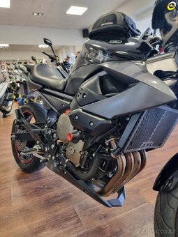 Yamaha XJ6 - 12
