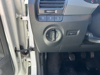 Škoda Fabia 1.0 MPI 55kW Active serviska - 12