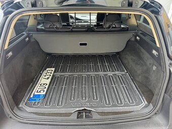 Volvo XC70 D5 AWD 136kw - 12