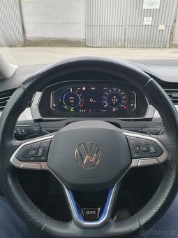 VW PASSAT B8 GTE 1.4 TSI HYBRIDE 218 KONÍ DSG  ROK  2021 - 12