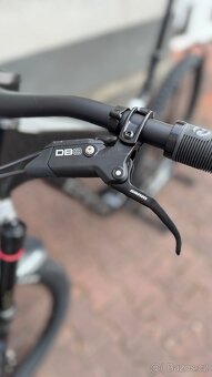 Enduro Focus JAM 8.8 KARBON -Akční cena - 12