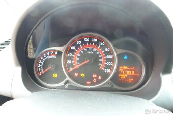 Mazda 2 1.3i - 12