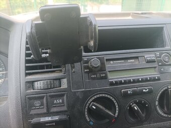VW T5 Transporter 1,9 tdi 63 kW bus - 12