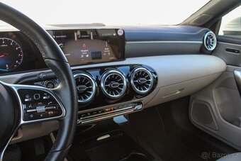 Mercedes-Benz CLA Shooting Brake SB 180 A/T - 12