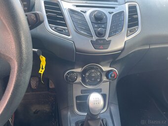 Ford Fiesta 1.2516v 60kw rok 2010 Trend - 12